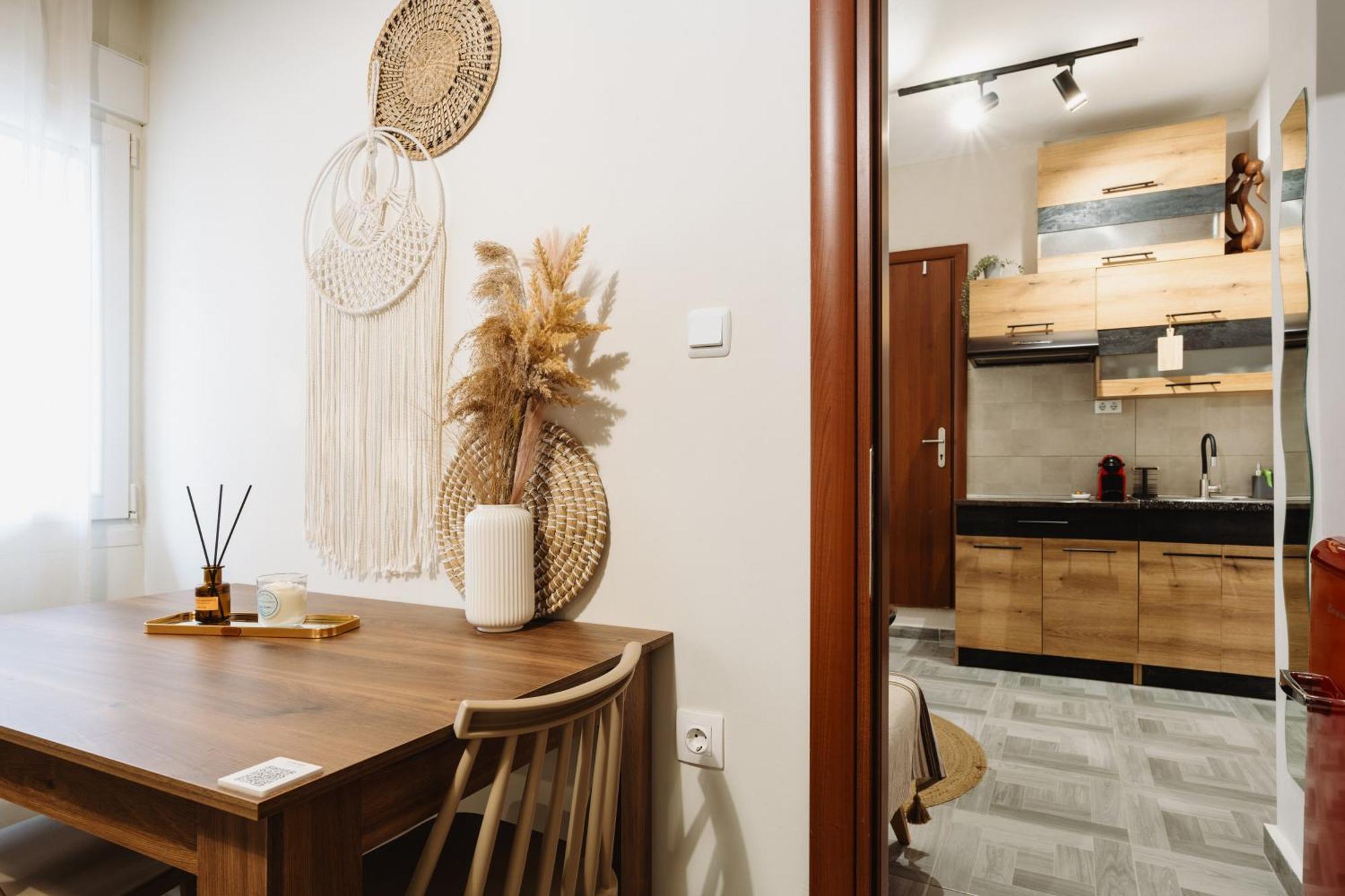 Floret Apartment Thessaloniki Exterior photo